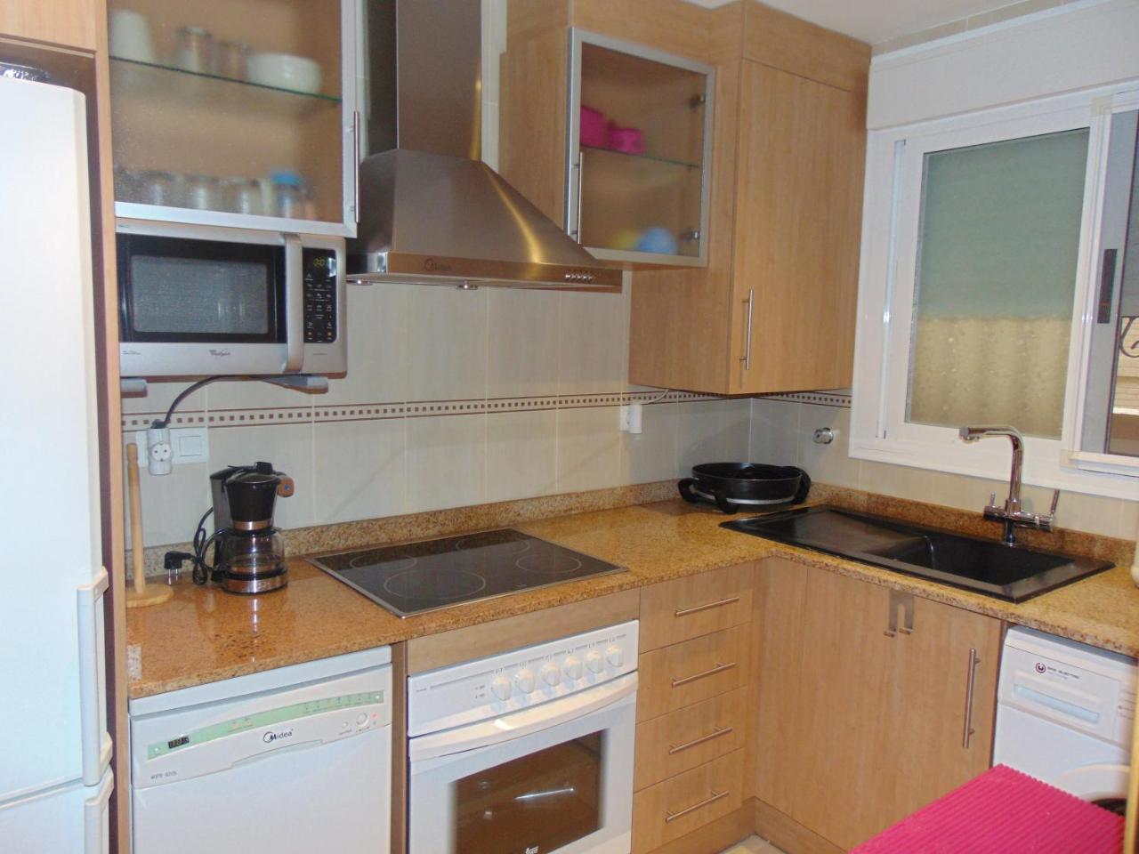 אורופסה דל מר Apartamentos Varios Con 2 Dorm En Marina Dor , La Playa De Amplaries 47 , Vista Lateral Al Mar מראה חיצוני תמונה